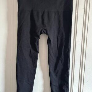 Spanx Look at Me Now Seamless Cropped Leggings Very Black / 2X